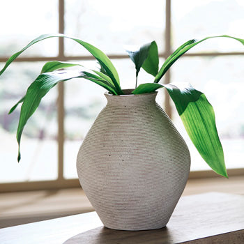 Hannela Vase - LasVegasFurnitureOnline.com