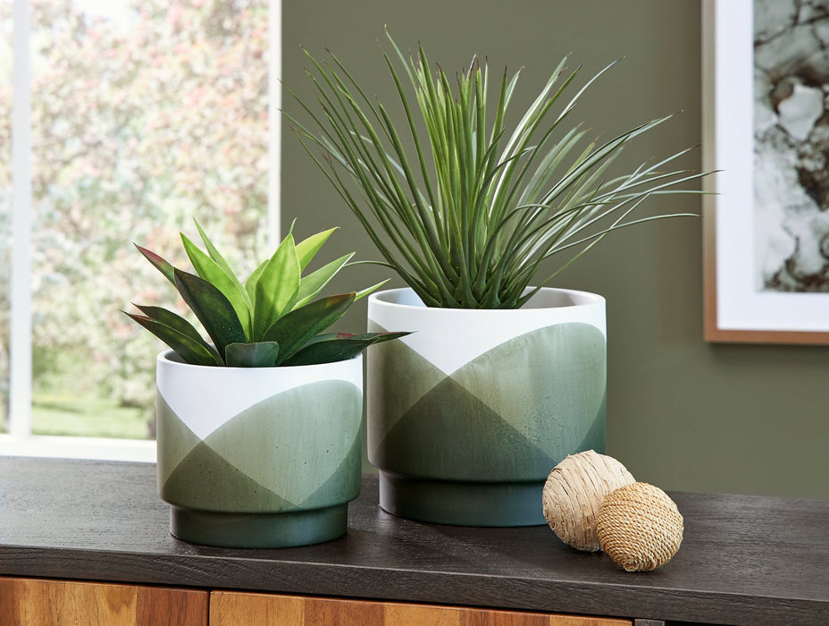 Ardenridge Planter (Set of 2) - LasVegasFurnitureOnline.com